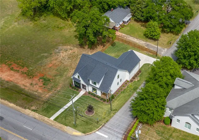 4th image of 710 N Main St, Greer, SC 29651 | MLS# 20303637