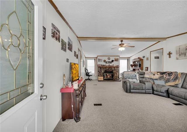 Photo 3 of Manufactured home for sale at 102 Pitts Rd, Walhalla, SC 29691 | MLS# 20303625 | Listing updated on 2026-09-11