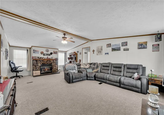 Photo 4 of Manufactured home for sale at 102 Pitts Rd, Walhalla, SC 29691 | MLS# 20303625 | Listing updated on 2026-09-11