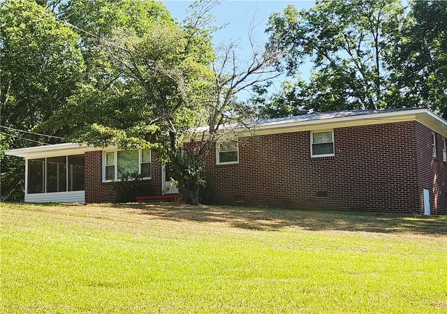 Photo 1 of Single family home for sale at 115 Holcombe St, Westminster, SC 29693 | MLS# 20303670 | Listing updated on 2026-07-10