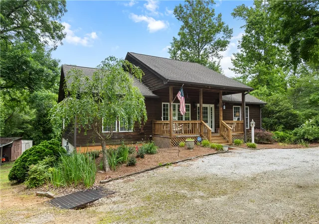 Photo 1 of Sale Pending at 135 Crowes Dr, Walhalla, SC 29691 | MLS# 20303706 | Listing updated on 2026-09-11