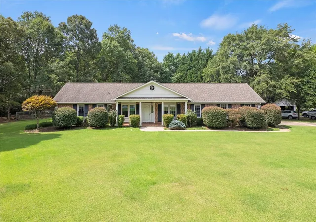 1st image of 200 Pine Wood Dr, Greenville, SC 29607 | MLS# 20303705