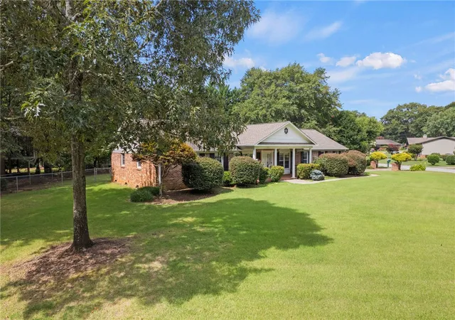 3rd image of 200 Pine Wood Dr, Greenville, SC 29607 | MLS# 20303705