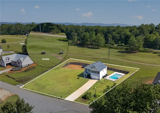 Photo 3 of Single family home for sale at 2007 Aberdeen Ln, Walhalla, SC 29691 | MLS# 20303667 | Listing updated on 2026-09-15