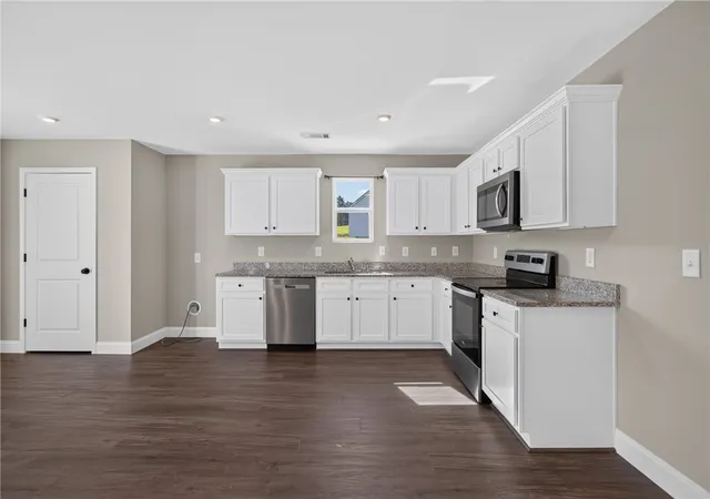 Photo 4 of Single family home for sale at 2007 Aberdeen Ln, Walhalla, SC 29691 | MLS# 20303667 | Listing updated on 2026-09-15