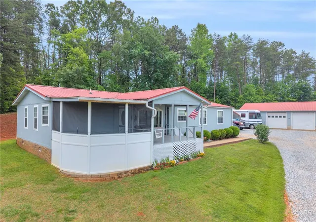 Photo 1 of Manufactured home for sale at 721 Cedar Crst Trl, Walhalla, SC 29691 | MLS# 20303580 | Listing updated on 2026-09-18