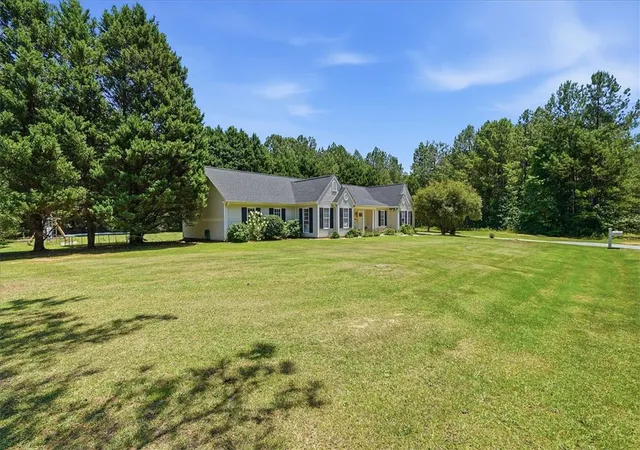 Photo 3 of Single family home for sale at 201 Haynie Dr, Belton, SC 29627 | MLS# 20303708 | Listing updated on 2026-07-10