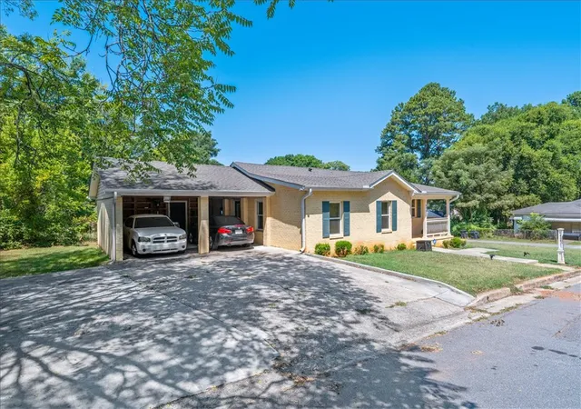 Photo 2 of Single family home for sale at 412 Sanders St, Anderson, SC 29624 | MLS# 20303647 | Listing updated on 2026-08-18