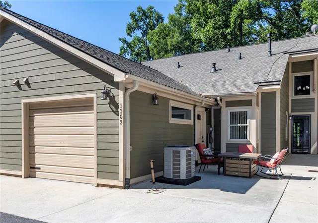 Photo 1 of Townhouse for sale at 1302 Leeward Rd, Anderson, SC 29625 | MLS# 20303652 | Listing updated on 2026-09-04