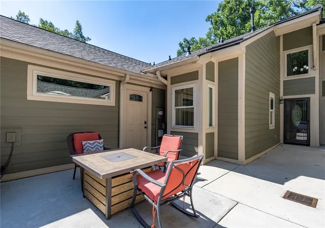 Photo 3 of Townhouse for sale at 1302 Leeward Rd, Anderson, SC 29625 | MLS# 20303652 | Listing updated on 2026-09-04