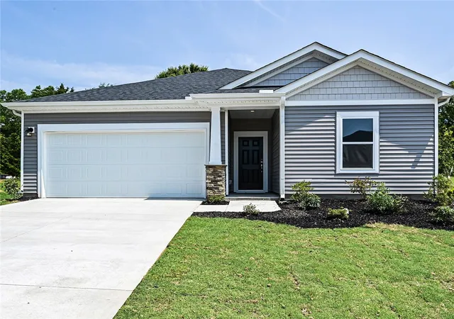 Photo 1 of Single family home for sale at 1540 Erindale Dr, Wellford, SC 29385 | MLS# 20303546 | Listing updated on 2026-08-24