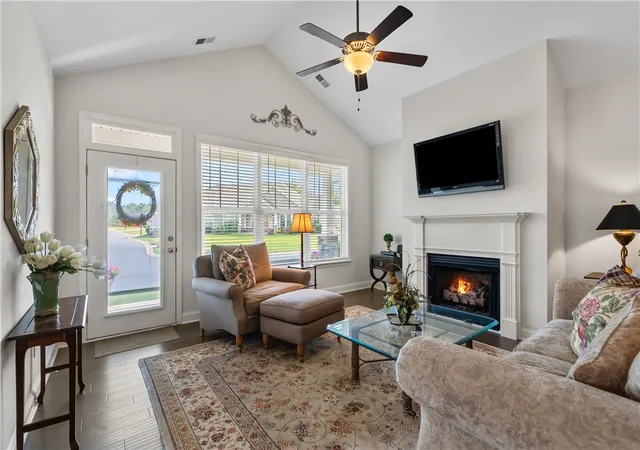 Photo 4 of Townhouse for sale at 130 Preston Ridge Dr, Seneca, SC 29672 | MLS# 20303737 | Listing updated on 2026-08-16