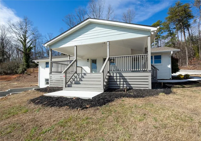 Photo 1 of Single family home for sale at 101 Fairview Dr, Greenville, SC 29609 | MLS# 20303741 | Listing updated on 2026-07-30