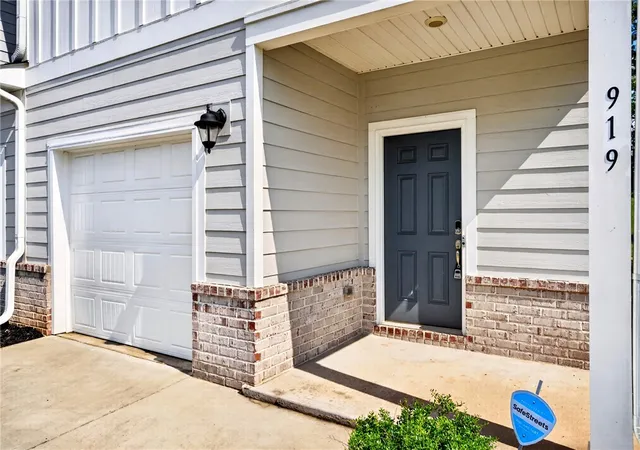 Photo 3 of Townhouse for sale at 919 Yarn Way, Greer, SC 29651 | MLS# 20303774 | Listing updated on 2026-09-10
