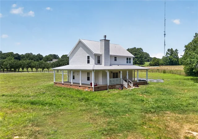 Photo 3 of Single family home for sale at 131 Singletree Ln, Belton, SC 29627 | MLS# 20303778 | Listing updated on 2026-09-16