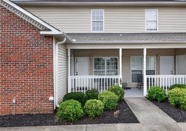 Homes for sale in Easley, SC | 103 Reef Ct #A, Easley, SC 29642 | MLS# 20303787