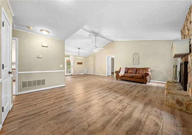 5th image of 121 White Oak Dr, Easley, SC 29642 | MLS# 20303561