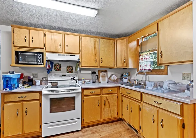 Photo 2 of Sale Pending at 200 Louisiana St, Honea Path, SC 29654 | MLS# 20303368 | Listing updated on 2026-08-31