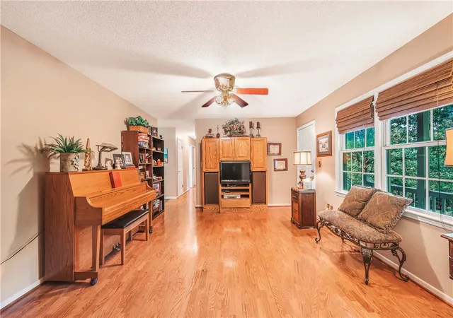 4th image of 2001 Ridgeview Ln, Seneca, SC 29678 | MLS# 20303595
