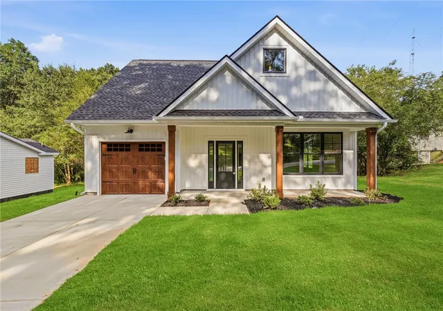 1st image of 10 N Azalea St, Liberty, SC 29657 | MLS# 20303815