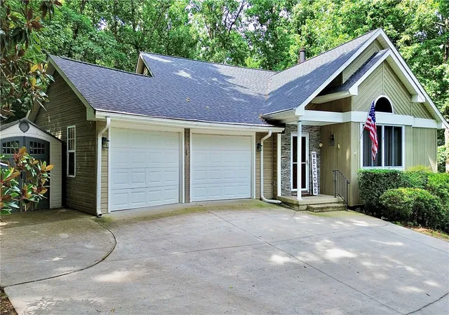 1st image of 105 Eagle Ct, Westminster, SC 29693 | MLS# 20303769