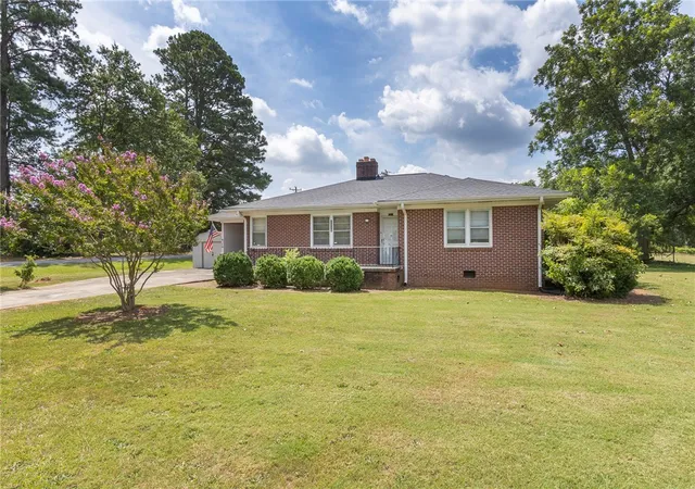 Photo 1 of Single family home for sale at 1218 Bolt Dr, Anderson, SC 29621 | MLS# 20303533 | Listing updated on 2026-09-10