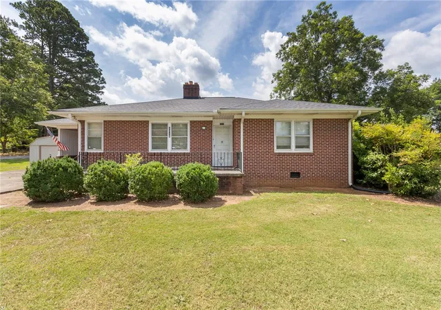 Photo 2 of Single family home for sale at 1218 Bolt Dr, Anderson, SC 29621 | MLS# 20303533 | Listing updated on 2026-09-10