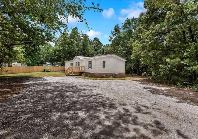 Photo 2 of Manufactured home for sale at 843 Walker Rd, Pendleton, SC 29670 | MLS# 20303800 | Listing updated on 2026-07-29