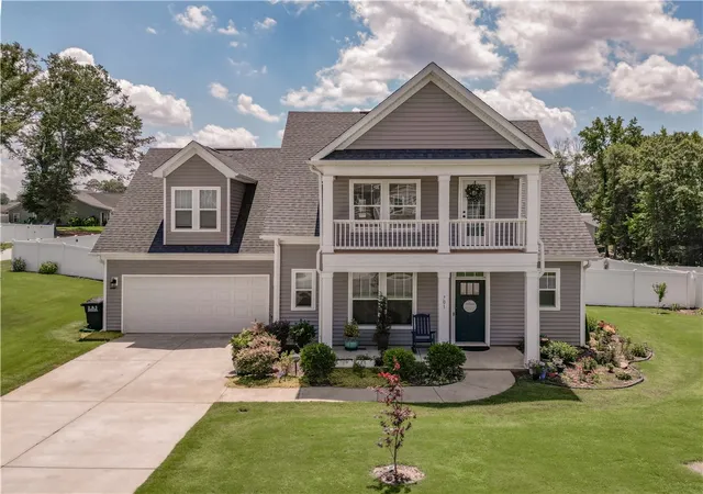 Photo 4 of Single family home for sale at 701 Oak Hl Ln, Belton, SC 29627 | MLS# 20303749 | Listing updated on 2026-09-11