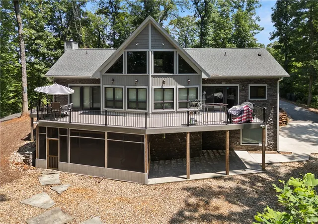 1st image of 332 Two Rivers Dr, Westminster, SC 29693 | MLS# 20303758