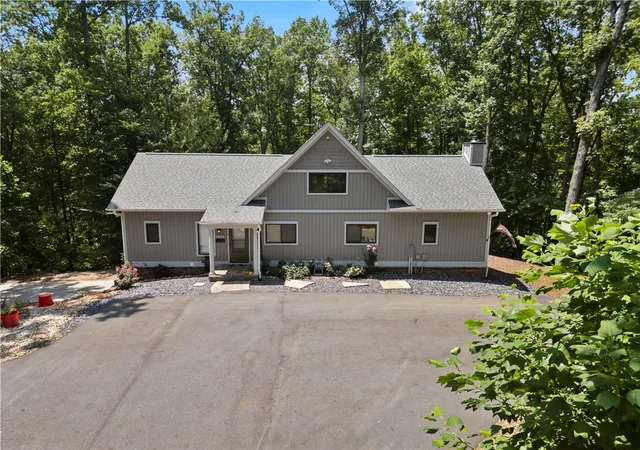 5th image of 332 Two Rivers Dr, Westminster, SC 29693 | MLS# 20303758