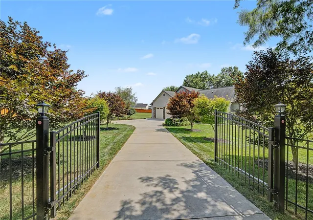 Photo 2 of Single family home for sale at 102 Gresham Rd, Simpsonville, SC 29681 | MLS# 20303851 | Listing updated on 2026-09-24