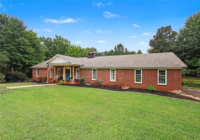 Photo 1 of Single family home for sale at 440 Bowen Rd, Anderson, SC 29621 | MLS# 20303557 | Listing updated on 2026-10-06