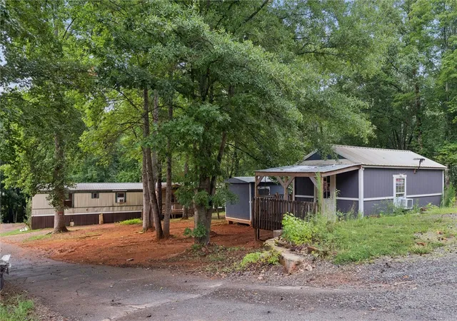 Homes for sale in Pickens, SC | 114 Sunny Ln, Pickens, SC 29671 | MLS# 20303891