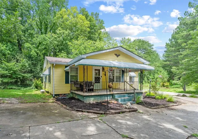 3rd image of 115 Tyler Dr, Salem, SC 29676 | MLS# 20303875