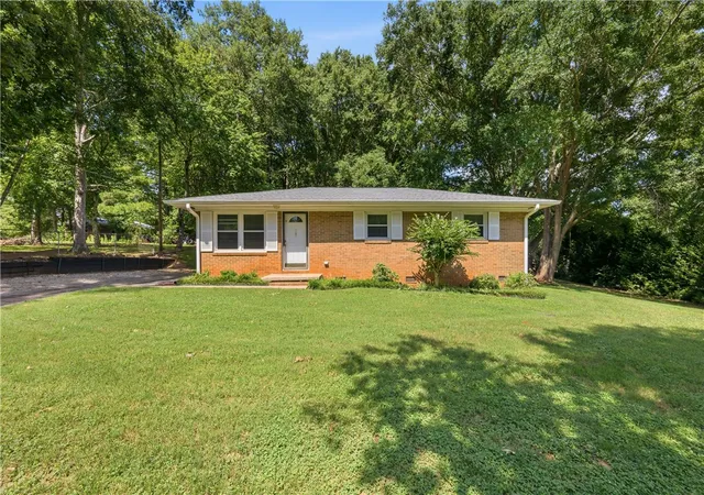 1st image of 408 Sherwood Dr, Walhalla, SC 29691 | MLS# 20303867