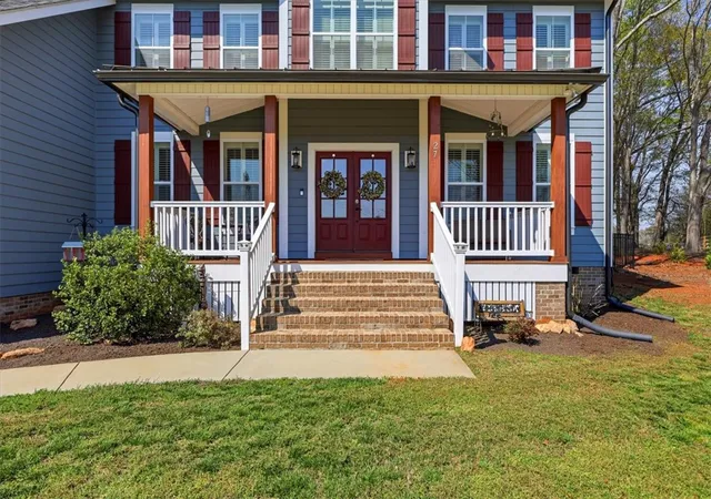 Photo 3 of Single family home for sale at 27 Camarillo Ct, Pelzer, SC 29669 | MLS# 20303859 | Listing updated on 2026-07-31