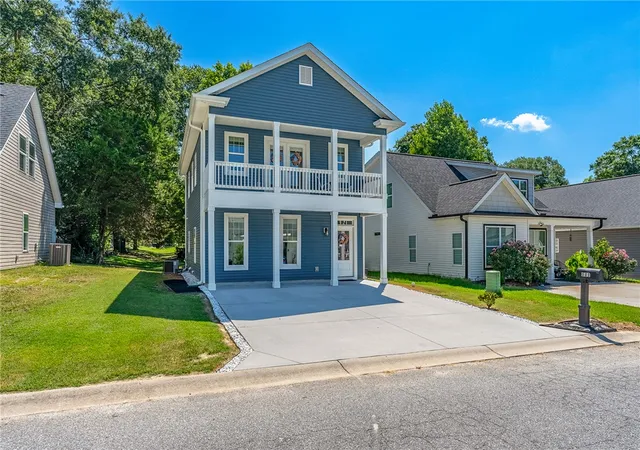 Photo 2 of Single family home for sale at 111 Crown Ct, Williamston, SC 29697 | MLS# 20303567 | Listing updated on 2026-07-25