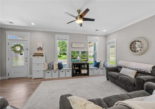 Photo 3 of Single family home for sale at 111 Crown Ct, Williamston, SC 29697 | MLS# 20303567 | Listing updated on 2026-07-25