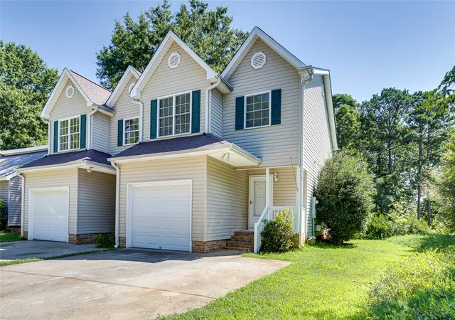Photo 3 of Townhouse for sale at 1515b Marina Rd, Anderson, SC 29625 | MLS# 20303943 | Listing updated on 2026-08-25