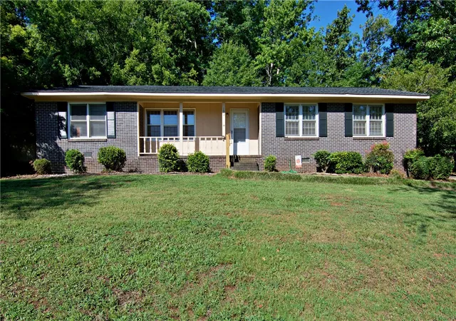 Homes for sale in Clemson, SC | 102 Broad St, Clemson, SC 29631 | MLS# 20303879
