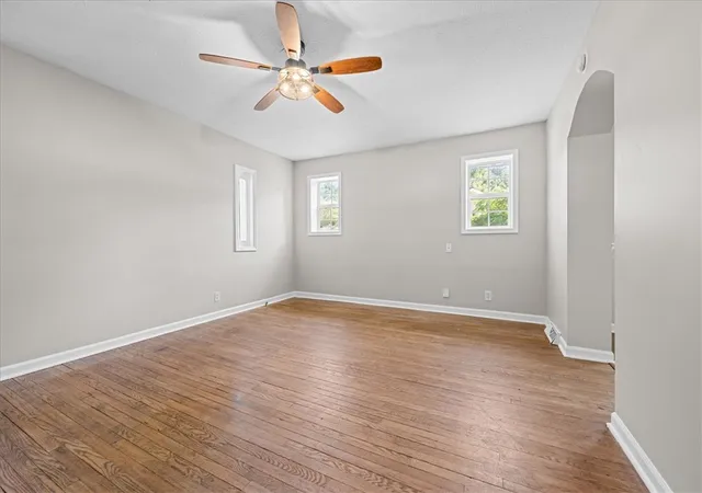 Photo 4 of Single family home for sale at 102 Rasor Dr, Greenville, SC 29617 | MLS# 20303992 | Listing updated on 2026-10-07