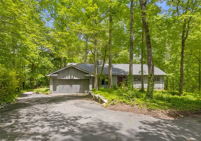 Photo 2 of Single family home for sale at 2109 Moorefield Memorial Hwy, Pickens, SC 29671 | MLS# 20303995 | Listing updated on 2026-07-17