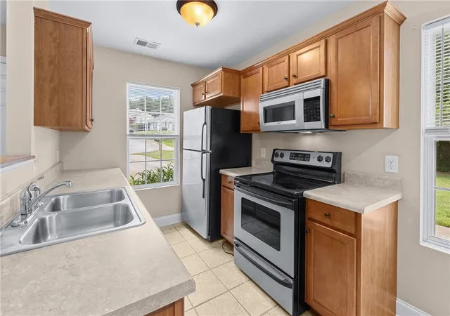 Photo 3 of Townhouse for sale at 248 Tamarack Dr, Seneca, SC 29678 | MLS# 20303994 | Listing updated on 2026-08-28