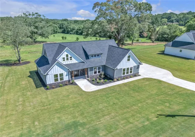 Photo 3 of Single family home for sale at 1725 Harris Brg Rd, Anderson, SC 29621 | MLS# 20304011 | Listing updated on 2026-09-19