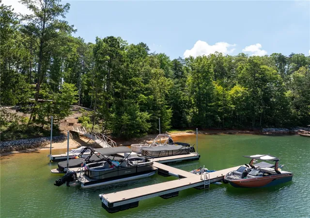 Photo 2 of Single family home for sale at 118 Squirrel Point, Six Mile, SC 29682 | MLS# 20303926 | Listing updated on 2026-07-29