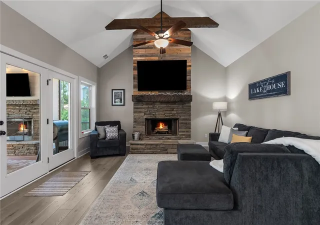 Photo 4 of Single family home for sale at 118 Squirrel Point, Six Mile, SC 29682 | MLS# 20303926 | Listing updated on 2026-07-29
