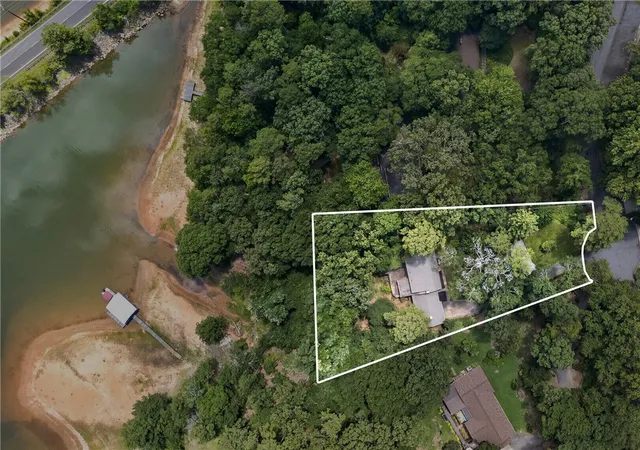 Homes for sale in Clemson, SC | 111 Lakeview Cir, Clemson, SC 29631 | MLS# 20304018