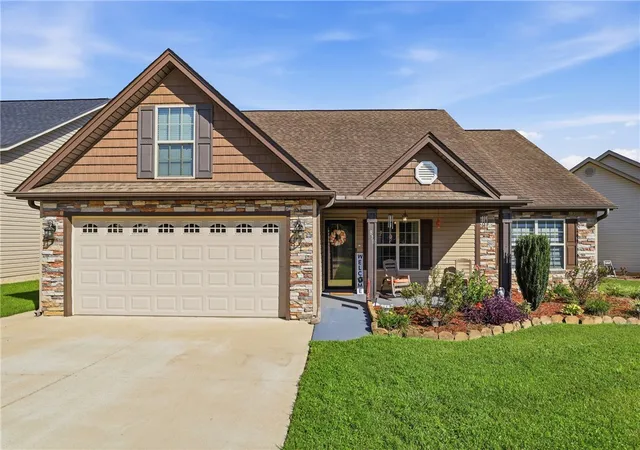 1st image of 870 Vandenburg St, Boiling Springs, SC 29316 | MLS# 20303957