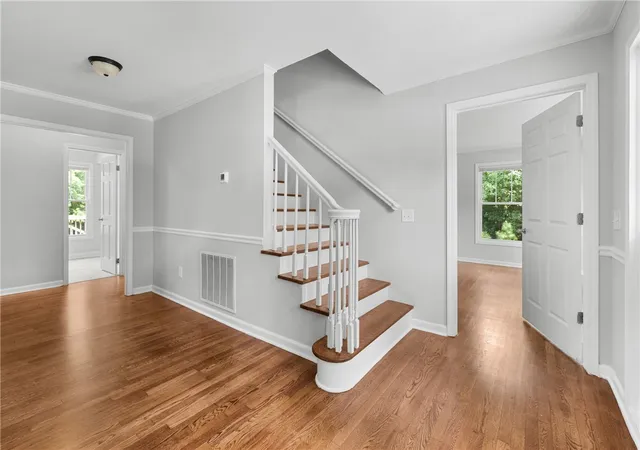 5th image of 105 Knossus Ct, Seneca, SC 29672 | MLS# 20304031